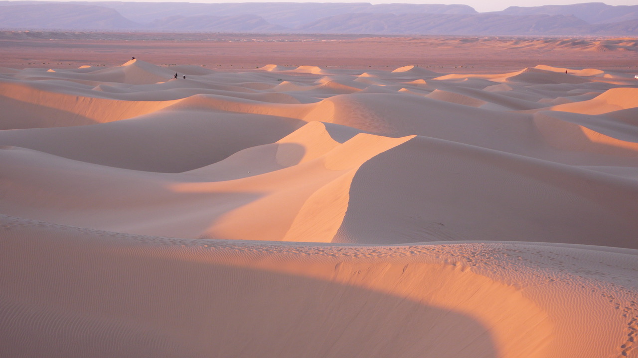 A CAPODANNO A PIEDI IN SILENZIO NEL DESERTO MAROCCHINO